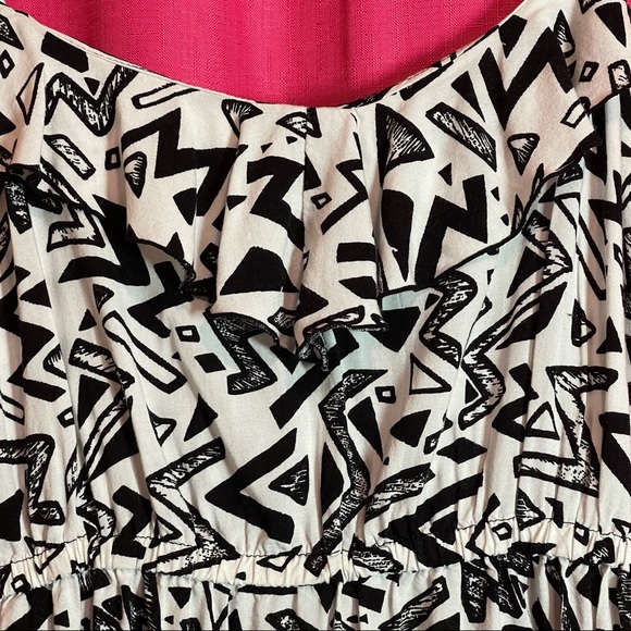 RUE21 BLACK & WHITE SUN DRESS SIZE S - Picture 4 of 10